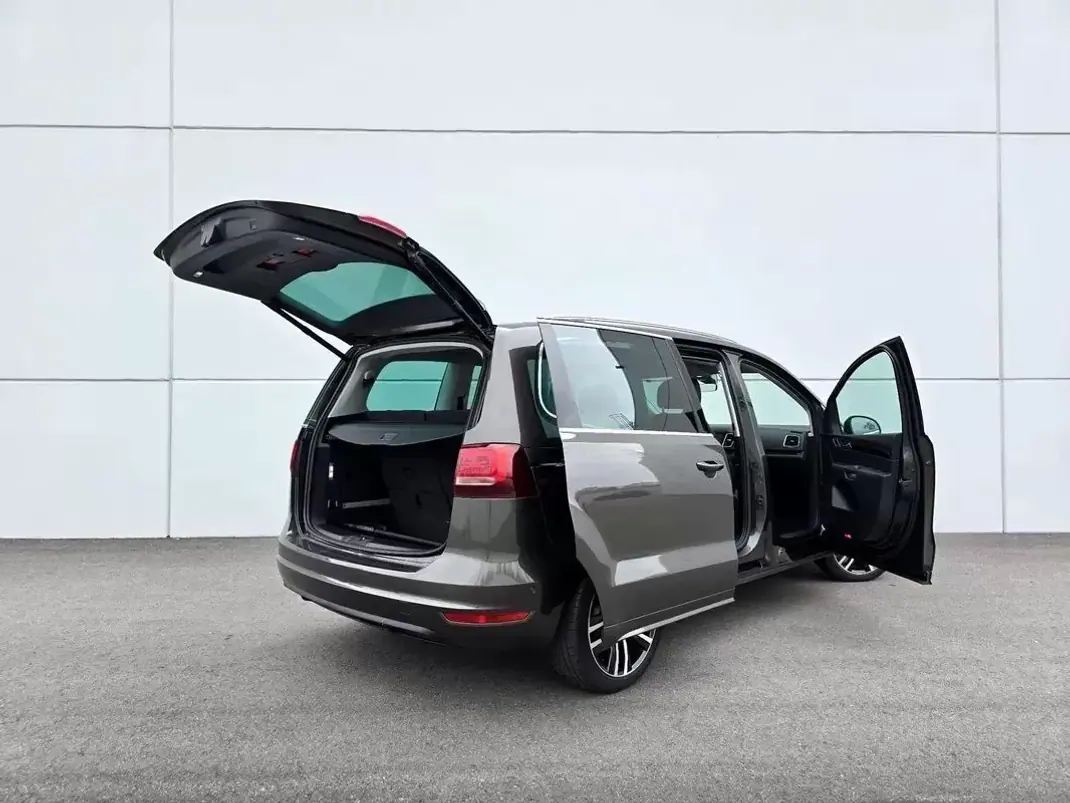 Volkswagen Sharan 2019 - 29700 EUR, 115600 km - 115600km - foto 10 de 17