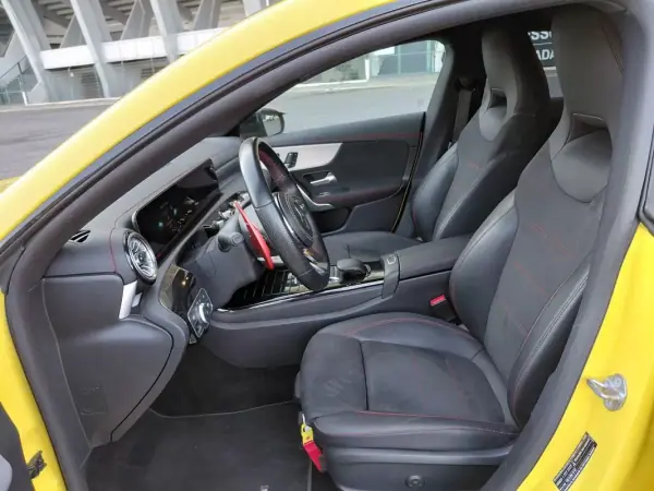 Mercedes-Benz CLA 220 2023 - 40500 EUR, 54785 km - AUTO.MOTO.pt - 54785km - foto 20 de 39