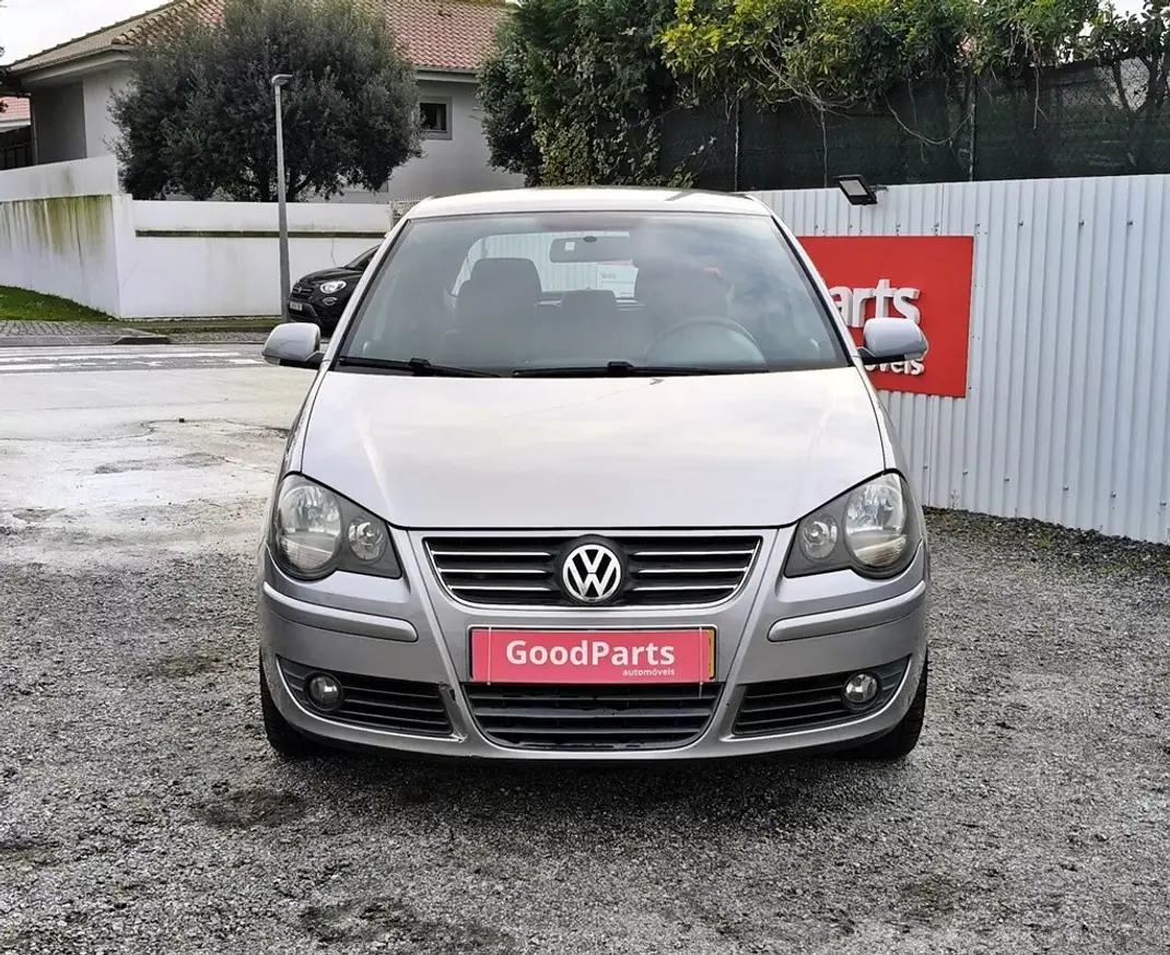 Volkswagen Polo 2009 - 6600 EUR, 174602 km - AUTO.MOTO.pt - 174602km - foto 11 de 24