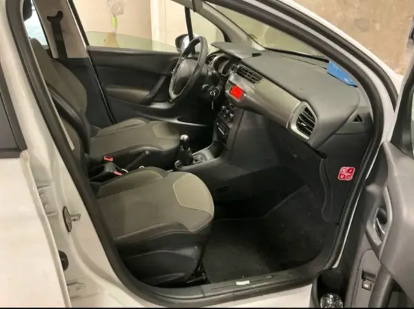 Citroën C3 2013 - 6900 EUR, 155986 km - AUTO.MOTO.pt - 155986km - foto 3 de 3