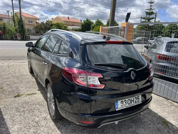 Renault Mégane Sport Tourer 2014 - 9500 EUR, 239995 km - AUTO.MOTO.pt - 239995km - foto 13 de 23