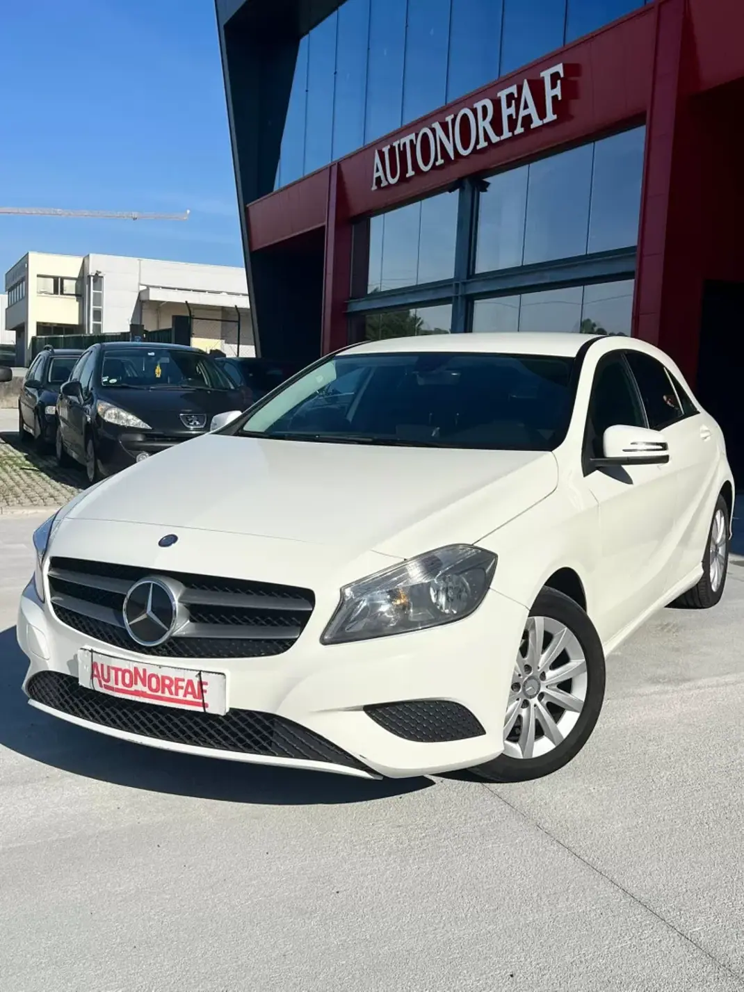 Mercedes-Benz A 180 2013 - 15000 EUR, 197483 km - AUTO.MOTO.pt - 197483km - foto 1 de 20
