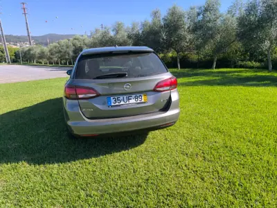 Opel Astra Sports Tourer 2018 — foto 5 de 6