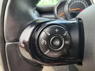 MINI Cooper 2015 - 20990 EUR, 182000 km - AUTO.MOTO.pt - 182000km - foto 12 de 33