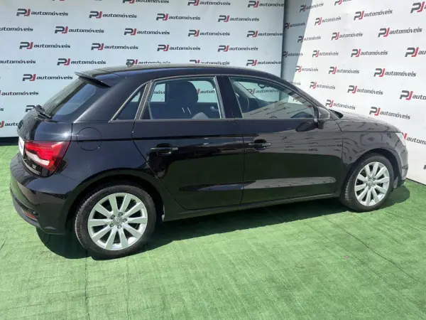Audi A1 Sportback 2018 - 15990 EUR, 146169 km - AUTO.MOTO.pt - 146169km - foto 8 de 23