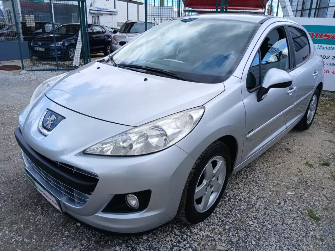 Peugeot 207 2012 - 5250 EUR, 180948 km - AUTO.MOTO.pt - 180948km - foto 2 de 28