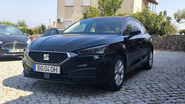 SEAT Leon ST 2024 - 19950 EUR, 80567 km - AUTO.MOTO.pt - 80567km - foto 2 de 9