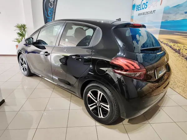 Peugeot 208 2018 - 9750 EUR, 48000 km - AUTO.MOTO.pt - 48000km - foto 7 de 25