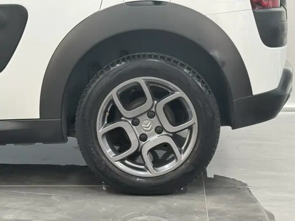Citroën C4 Cactus 2017 - 13990 EUR, 163000 km - 163000km - foto 16 de 24