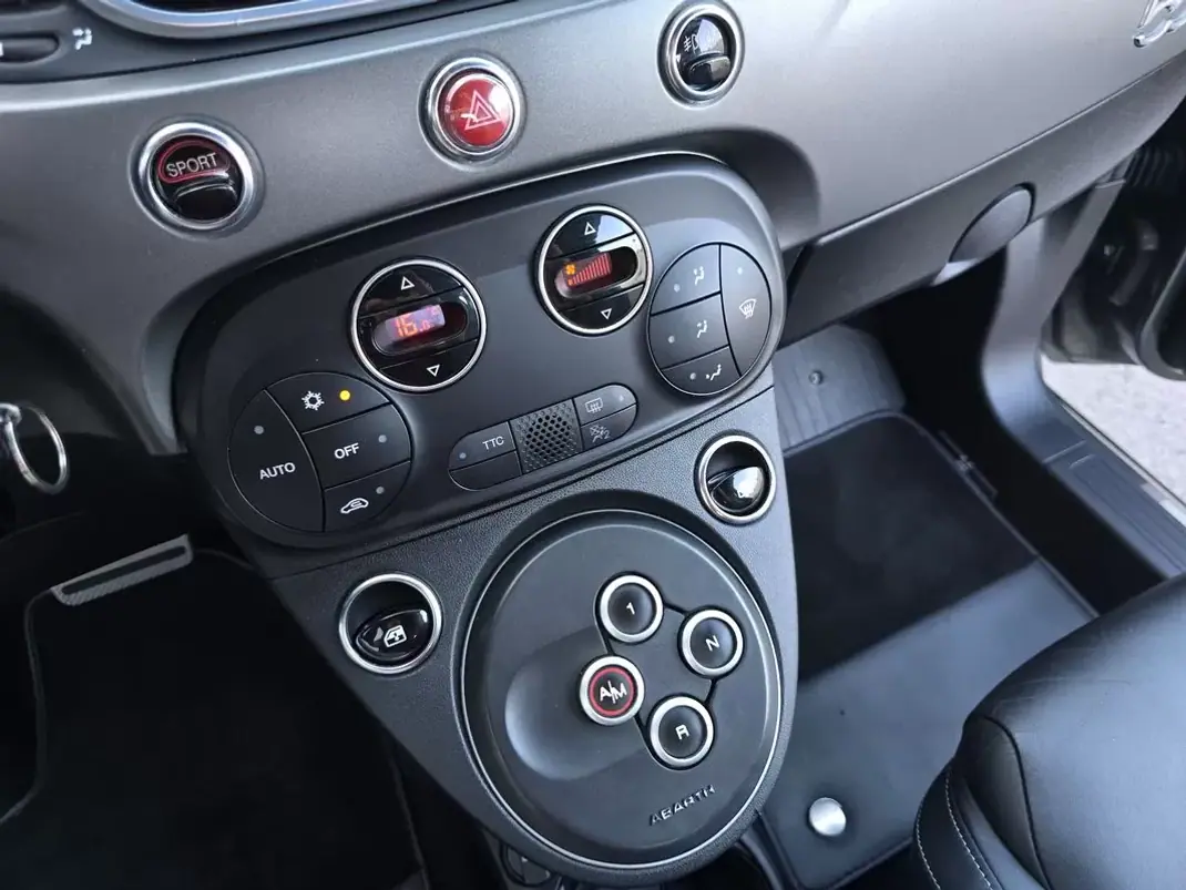 Abarth 595 2018 - 19750 EUR, 60400 km - 60400km - foto 16 de 40
