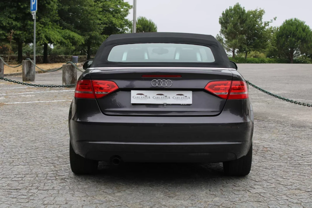 Audi A3 Cabrio 2009 - 11990 EUR, 180000 km - AUTO.MOTO.pt - 180000km - foto 13 de 42