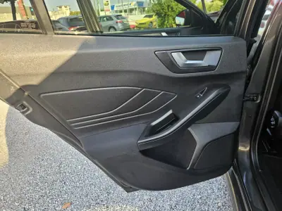 Ford Focus SW 2019 - 13800 EUR, 115000 km - AUTO.MOTO.pt - 115000km - foto 37 de 54