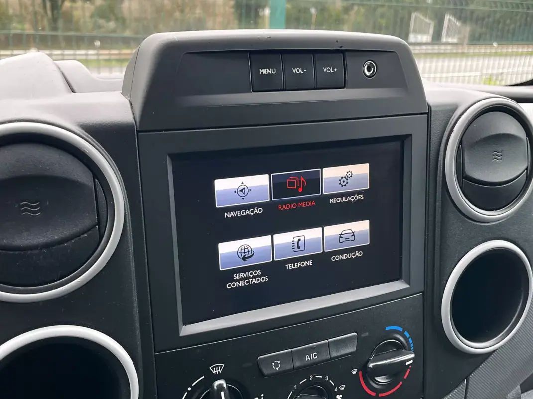 Citroën Berlingo 1.6 HDI IVA Dedutível 2019 - 10900 EUR, 142000 km - AUTO.MOTO.pt - 142000km - foto 21 de 36