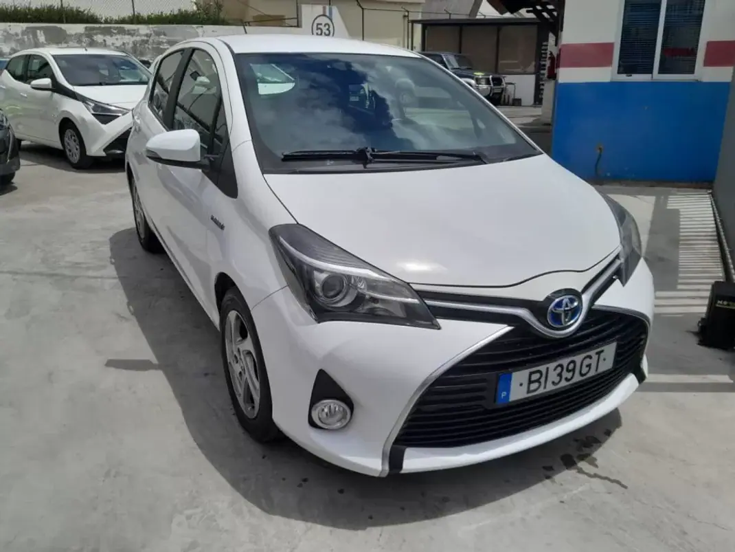 Toyota Yaris 2016 - 17900 EUR, 121948 km - AUTO.MOTO.pt - 121948km - foto 5 de 12