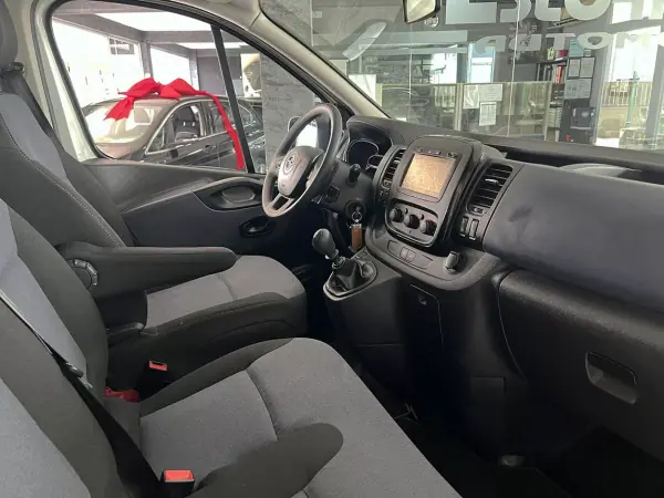 Opel Vivaro 2018 - 22600 EUR, 131722 km - AUTO.MOTO.pt - 131722km - foto 14 de 24
