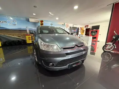 Citroën C4 2012 - 4000 EUR, 314828 km - AUTO.MOTO.pt - 314828km - foto 8 de 18