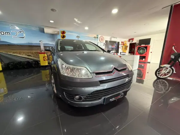Citroën C4 2012 - 4000 EUR, 314828 km - AUTO.MOTO.pt - 314828km - foto 8 de 18