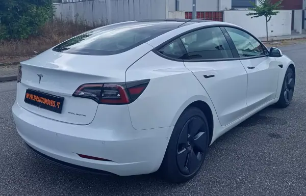 Tesla Model 3 2021 - 28990 EUR, 78600 km - 78600km - foto 7 de 18