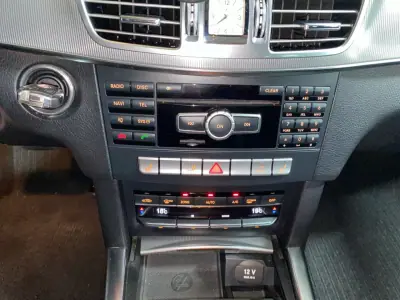 Mercedes-Benz E 300 2013 - 13950 EUR, 330000 km - AUTO.MOTO.pt - 330000km - foto 14 de 20