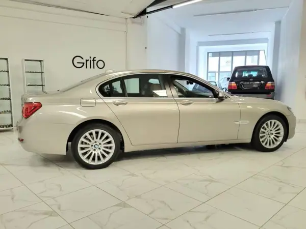 BMW 730 2009 - 23500 EUR, 107760 km - AUTO.MOTO.pt - 107760km - foto 4 de 54
