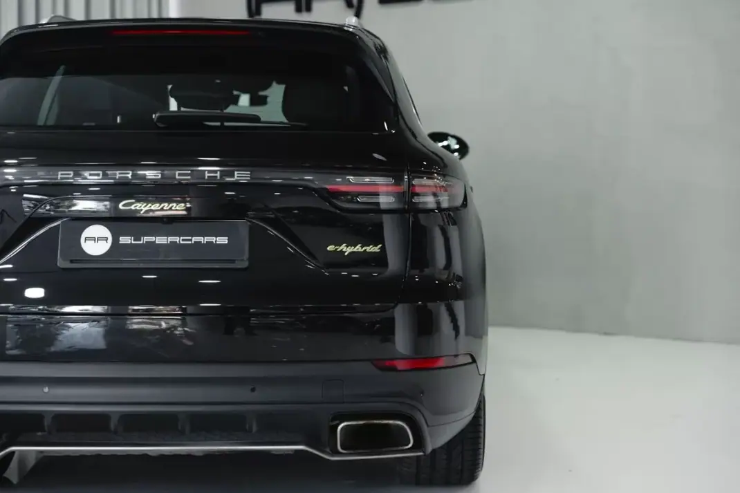 Porsche Cayenne 2018 - 57950 EUR, 120059 km - 120059km - foto 17 de 60