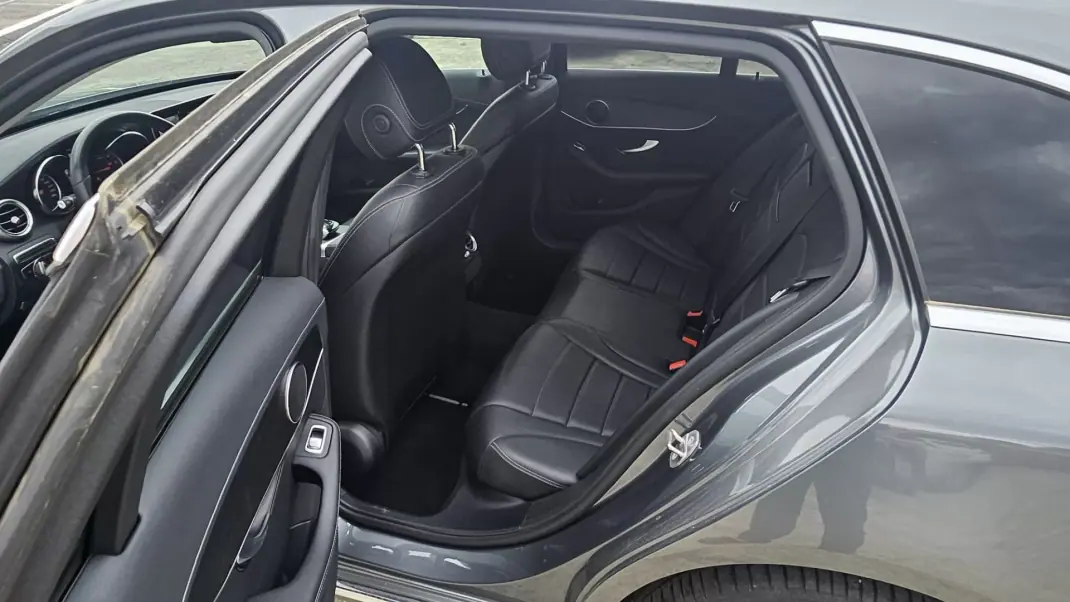 Mercedes-Benz C 220 2021 - 29500 EUR, 173000 km - 173000km - foto 9 de 11