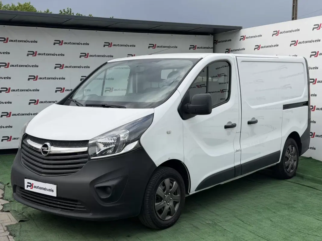 Opel 2018 - 13990 EUR, 110800 km - AUTO.MOTO.pt - 110800km - foto 1 de 17
