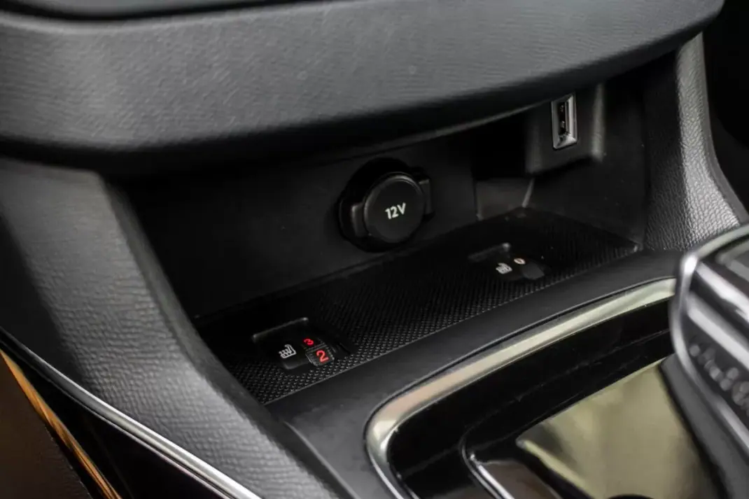 Peugeot 308 2020 - 17990 EUR, 142466 km - AUTO.MOTO.pt - 142466km - foto 22 de 45