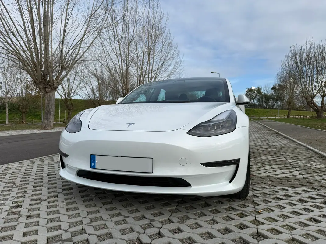Tesla Model 3 2022 - 33500 EUR, 70000 km - AUTO.MOTO.pt - 70000km - foto 11 de 30