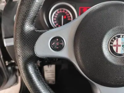 Alfa Romeo 159 Sportwagon 2008 - 7250 EUR, 221050 km - AUTO.MOTO.pt - 221050km - foto 25 de 37