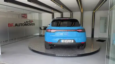 Porsche Macan 2018 - 46900 EUR, 189996 km - AUTO.MOTO.pt - 189996km - foto 17 de 56