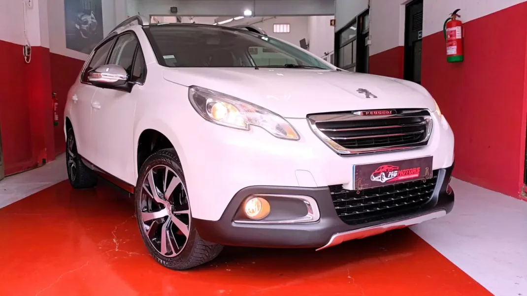 Peugeot 2008 2015 - 11490 EUR, 92490 km - AUTO.MOTO.pt - 92490km - foto 2 de 72