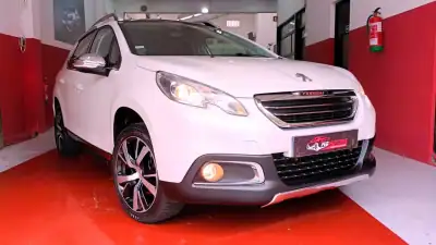 Peugeot 2008 2015 - 11490 EUR, 92490 km - AUTO.MOTO.pt - 92490km - foto 2 de 72