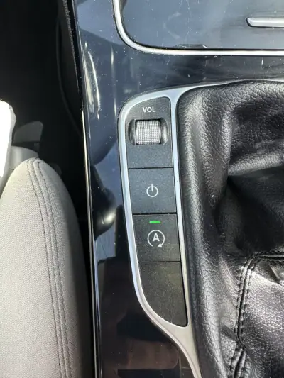 Mercedes-Benz C 180 2015 - 12900 EUR, 280000 km - AUTO.MOTO.pt - 280000km - foto 64 de 69