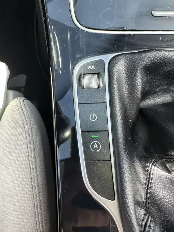 Mercedes-Benz C 180 2015 - 12900 EUR, 280000 km - AUTO.MOTO.pt - 280000km - foto 64 de 69