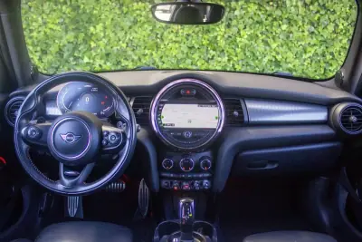MINI 5 Portas 2019 - 24900 EUR, 105000 km - AUTO.MOTO.pt - 105000km - foto 15 de 17
