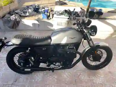 Moto Guzzi V7 III Rough 2018 - 6000 EUR, 25000 km - foto 1 de 7