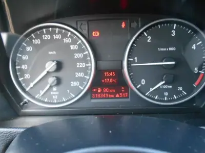 BMW 318 2011 - 9900 EUR, 318349 km - AUTO.MOTO.pt - 318349km - foto 13 de 13