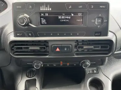 Peugeot Partner 1.5 BlueHDi Pro Standard 2021 - 14490 EUR, 121725 km - AUTO.MOTO.pt - 121725km - foto 13 de 17