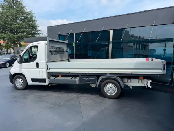 Citroën Jumper caixa aberta 2018 - 19900 EUR, 131000 km - AUTO.MOTO.pt - 131000km - foto 6 de 10