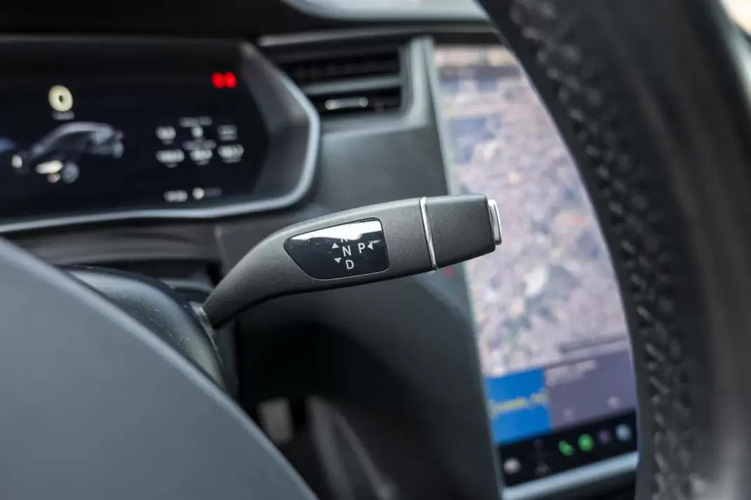 Tesla Model S 2018 - 26900 EUR, 119000 km - AUTO.MOTO.pt - 119000km - foto 19 de 25
