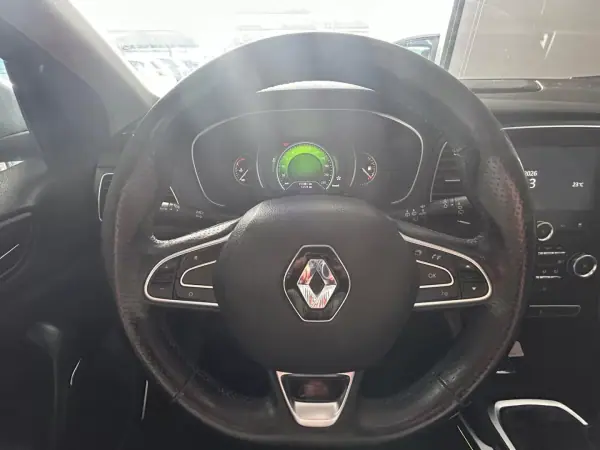Renault Mégane 2017 - 13950 EUR, 151881 km - AUTO.MOTO.pt - 151881km - foto 10 de 20