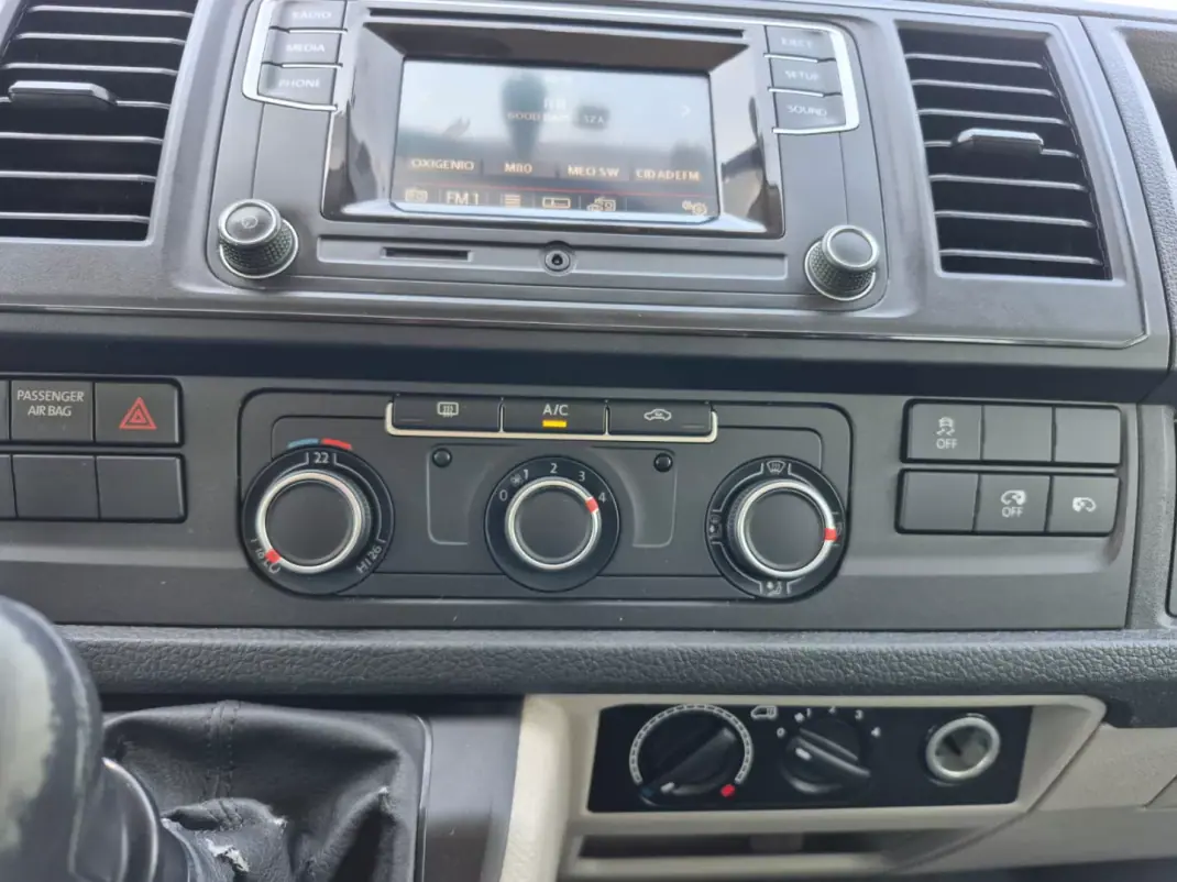 Volkswagen Transporter 2019 - 28750 EUR, 190404 km - 190404km - foto 12 de 22