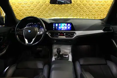 BMW 320 2021 - 26800 EUR, 137000 km - AUTO.MOTO.pt - 137000km - foto 13 de 28