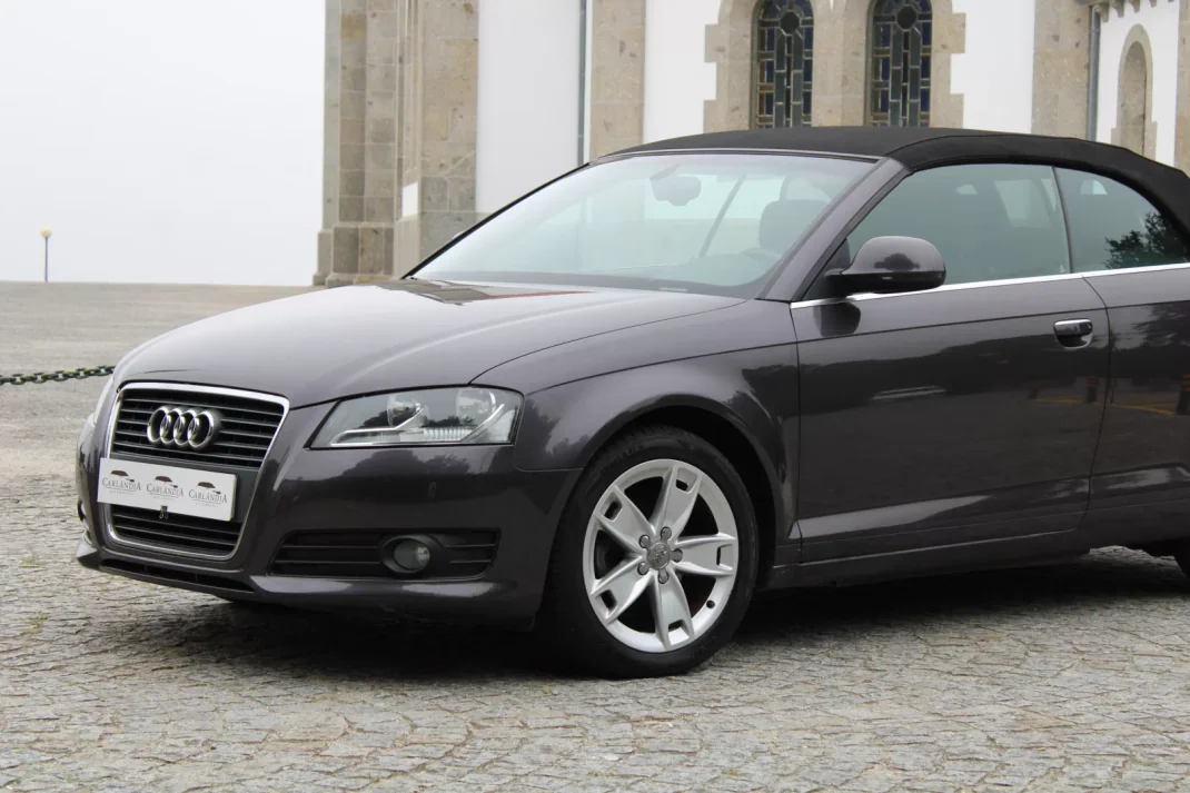 Audi A3 Cabrio 2009 - 11990 EUR, 180000 km - AUTO.MOTO.pt - 180000km - foto 17 de 42