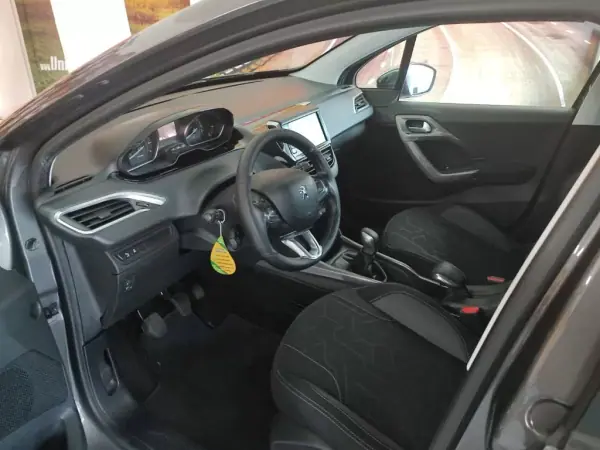 Peugeot 2008 2017 - 14950 EUR, 128000 km - AUTO.MOTO.pt - 128000km - foto 5 de 14