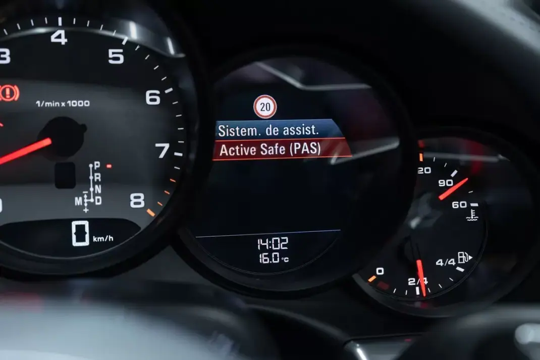 Porsche 991 2016 - 109950 EUR, 83000 km - AUTO.MOTO.pt - 83000km - foto 32 de 49