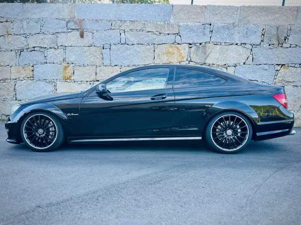 Mercedes-Benz C 63 AMG 2011 - 49900 EUR, 56000 km - AUTO.MOTO.pt - 56000km - foto 2 de 26