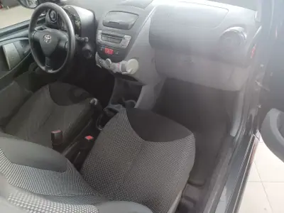 Toyota Aygo 2011 - 6790 EUR, 110561 km - AUTO.MOTO.pt - 110561km - foto 19 de 33