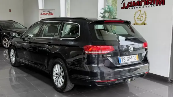 Volkswagen Passat Variant 2015 - 11490 EUR, 200121 km - AUTO.MOTO.pt - 200121km - foto 4 de 37